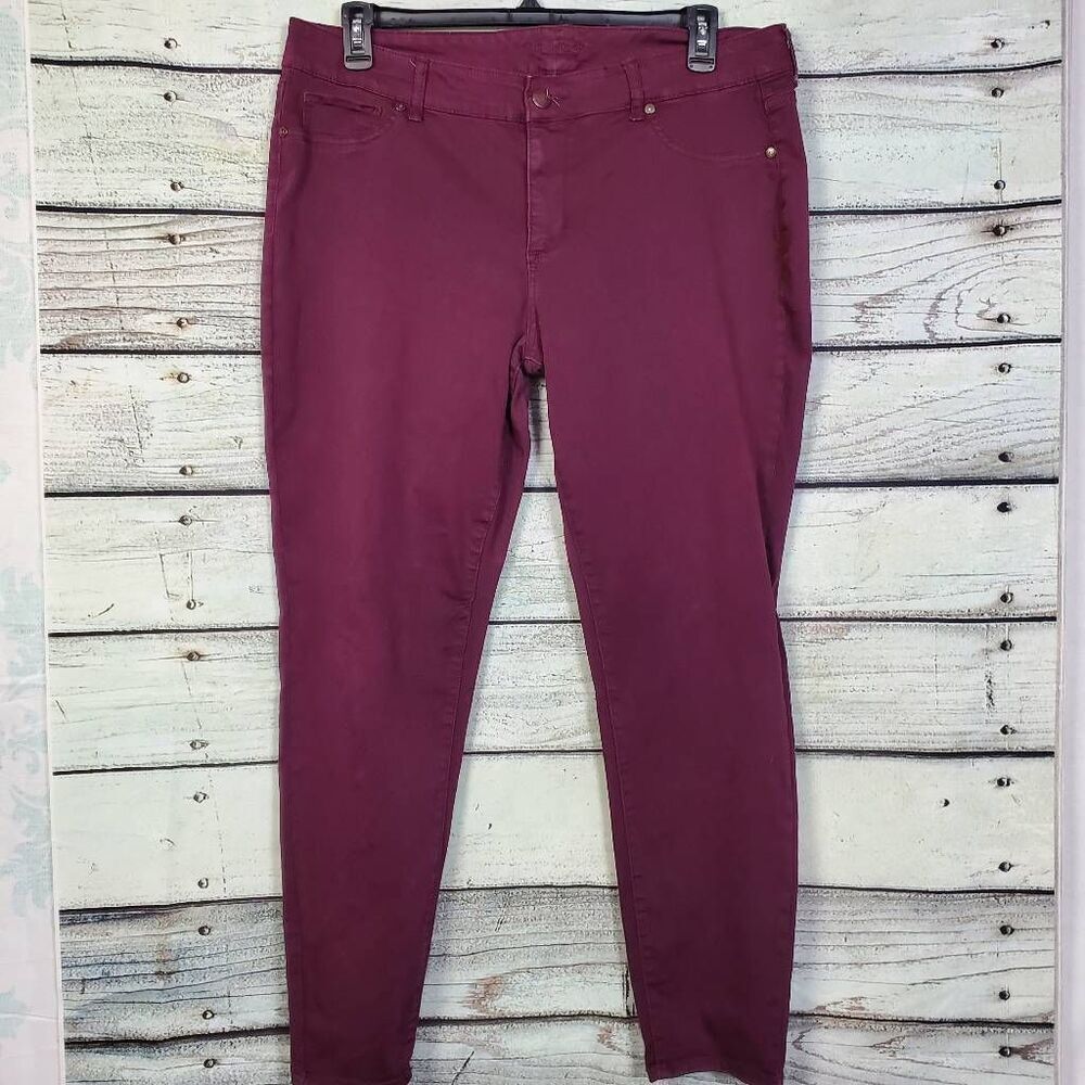Maurices Women’s 18W Burgundy Skinny Pants Regular Fit